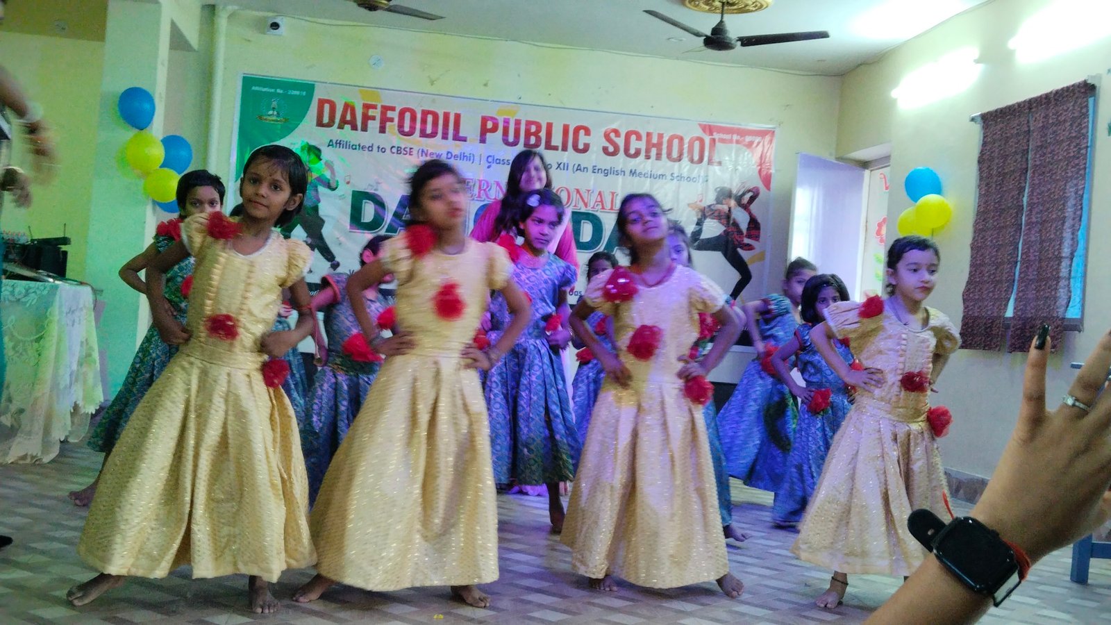 filter: 0; fileterIntensity: 0.0; filterMask: 0; module: video; 
hw-remosaic: false; 
touch: (-1.0, -1.0); 
modeInfo: Beauty ; 
sceneMode: 0; 
cct_value: 4100; 
AI_Scene: (-1, -1); 
aec_lux: 293.42557; 
aec_lux_index: 0; 
hist255: 0.0; 
hist252~255: 0.0; 
hist0~15: 0.0; 
albedo:  ; 
confidence:  ; 
motionLevel: -1; 
weatherinfo: null; 
temperature: 35;