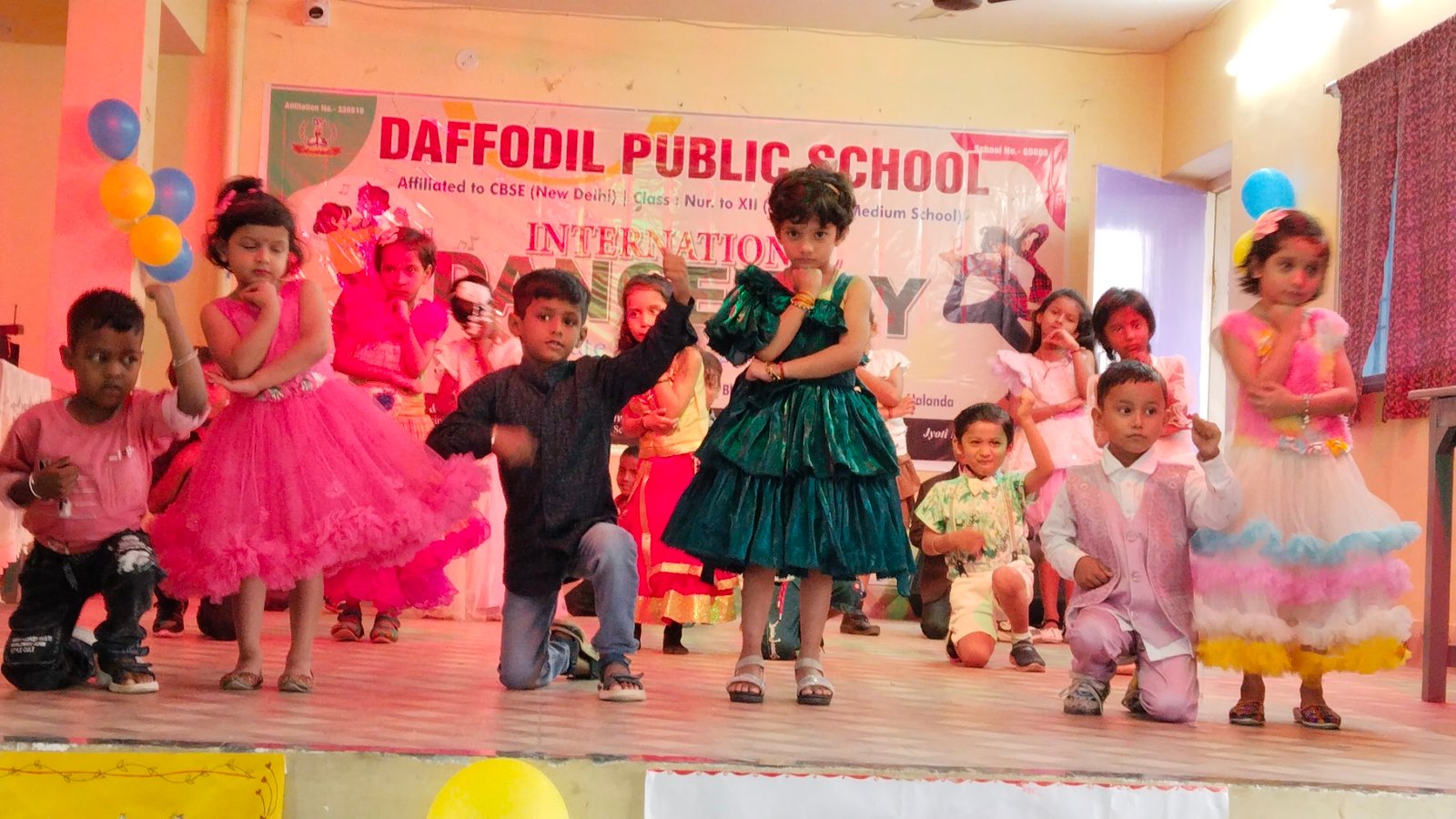 filter: 0; fileterIntensity: 0.0; filterMask: 0; module: video; 
hw-remosaic: false; 
touch: (-1.0, -1.0); 
modeInfo: Beauty ; 
sceneMode: 0; 
cct_value: 5071; 
AI_Scene: (-1, -1); 
aec_lux: 300.53625; 
aec_lux_index: 0; 
hist255: 0.0; 
hist252~255: 0.0; 
hist0~15: 0.0; 
albedo:  ; 
confidence:  ; 
motionLevel: -1; 
weatherinfo: null; 
temperature: 34;